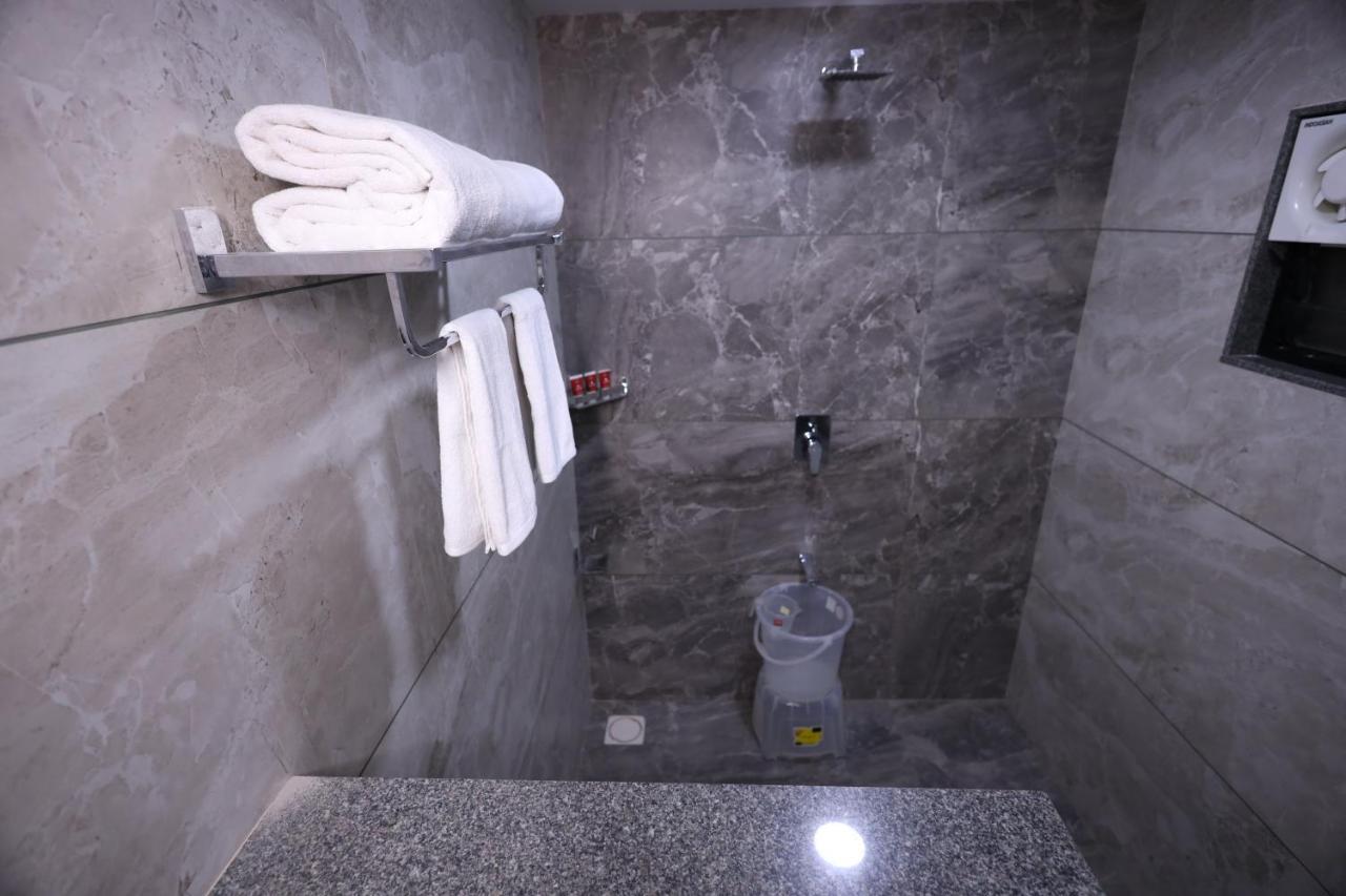 Lords Eco Inn Navsari Ngoại thất bức ảnh