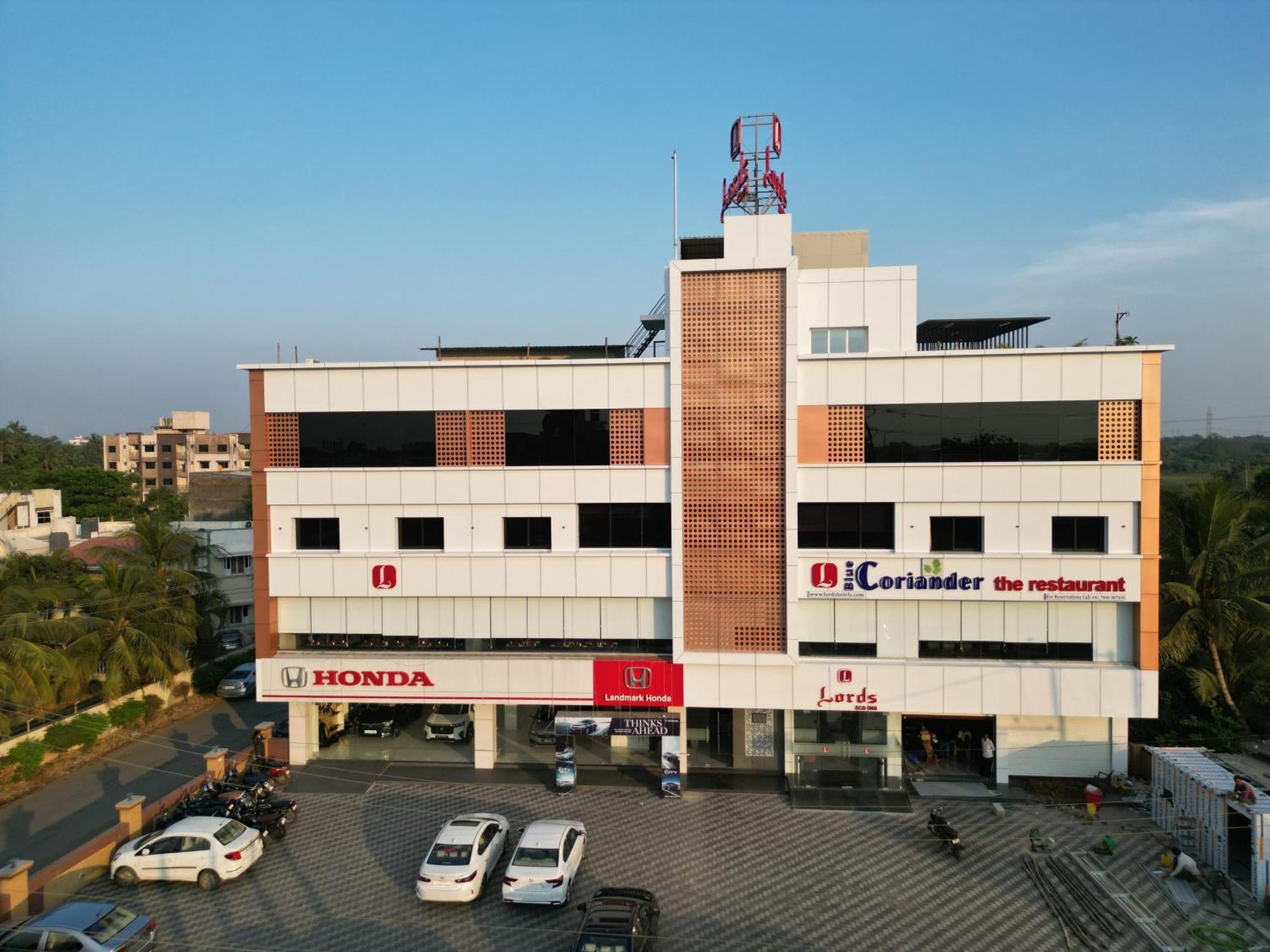 Lords Eco Inn Navsari Ngoại thất bức ảnh