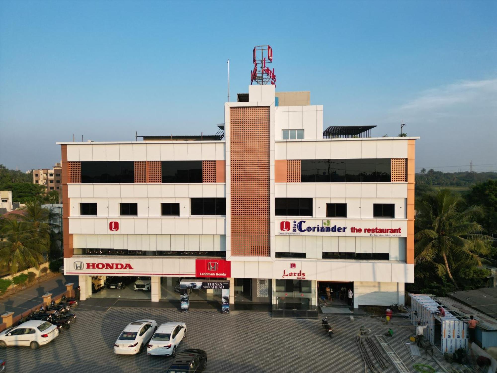 Lords Eco Inn Navsari Ngoại thất bức ảnh