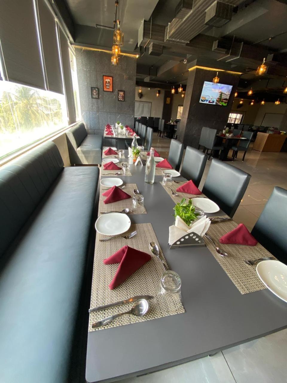 Lords Eco Inn Navsari Ngoại thất bức ảnh