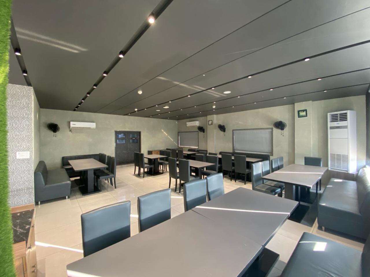 Lords Eco Inn Navsari Ngoại thất bức ảnh