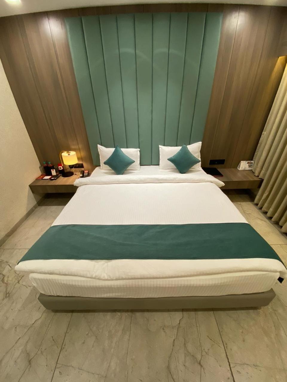 Lords Eco Inn Navsari Ngoại thất bức ảnh