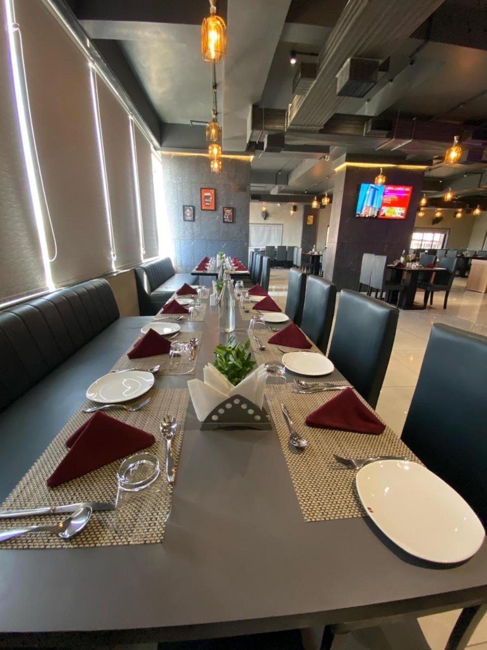 Lords Eco Inn Navsari Ngoại thất bức ảnh