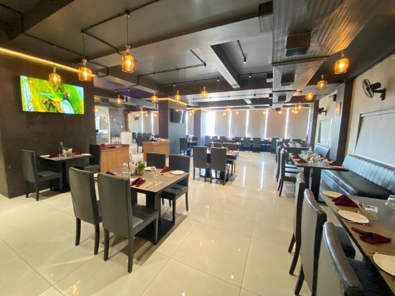 Lords Eco Inn Navsari Ngoại thất bức ảnh