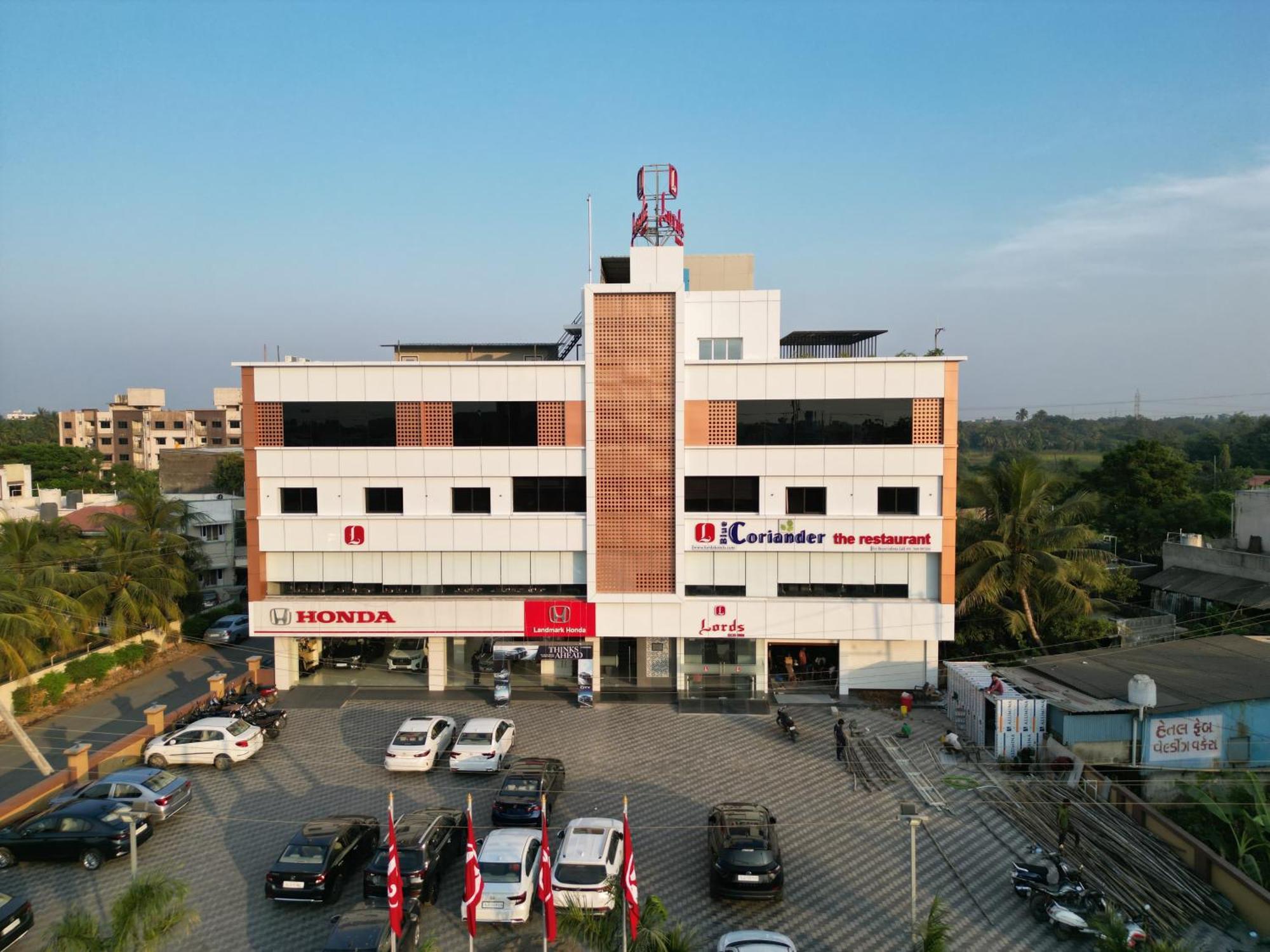 Lords Eco Inn Navsari Ngoại thất bức ảnh